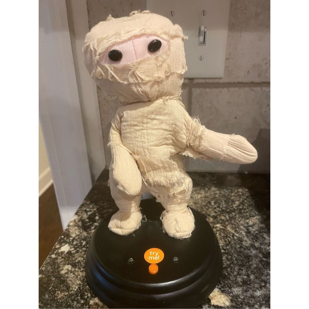 NWT Gemmy Grave Raver Mummy Halloween Dancing Animated Thriller Song 11”